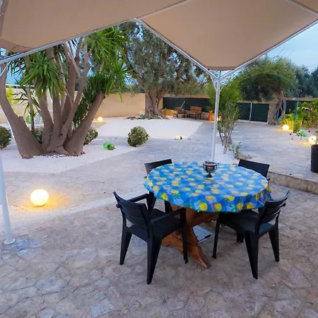 度假居 Casaoltremare Puglia Mare, Relax E Tradizione 托雷坎内